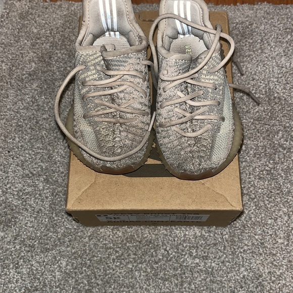 Toddler unisex Yeezy Boost 350, Citrin originals, size 5k - Picture 3 of 4